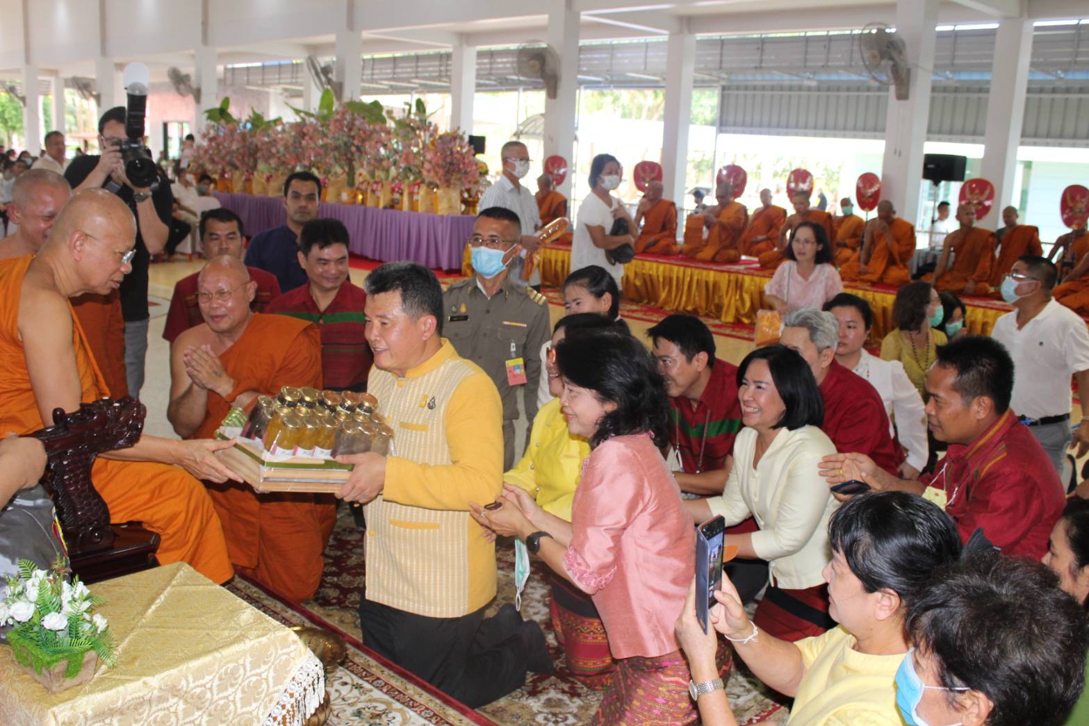 สพจ.ราชบุรี ร่วมถวายผ้าพระกฐิน