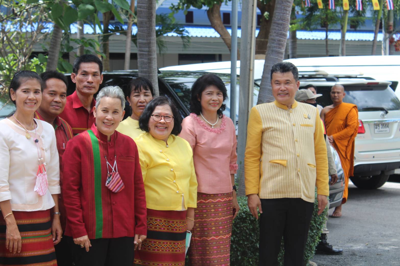 สพจ.ราชบุรี ร่วมถวายผ้าพระกฐิน