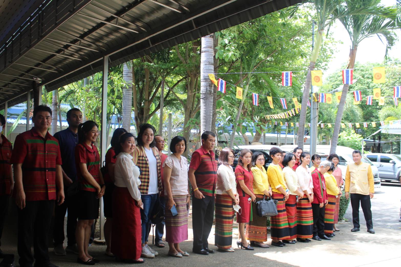 สพจ.ราชบุรี ร่วมถวายผ้าพระกฐิน