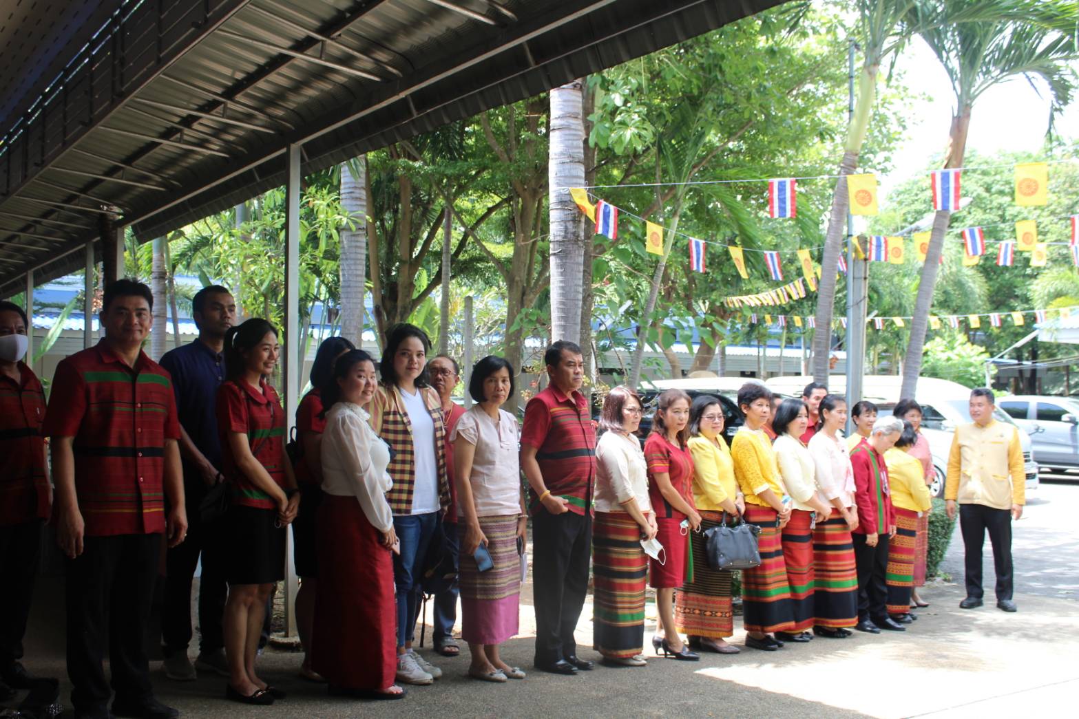 สพจ.ราชบุรี ร่วมถวายผ้าพระกฐิน