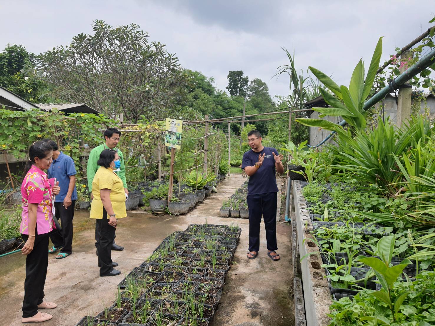 สพจ.ราชบุรี ติดตามสนับสนุนโครงการพัฒนาพื้นที่ต้นแบบการพัฒนาคุณภาพชีวิต ตามหลักทฤษฎีใหม่ ประยุกต์สู่ “โคก หนอง นา โมเดล”