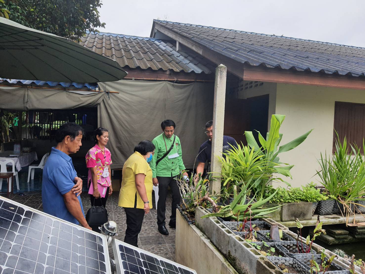 สพจ.ราชบุรี ติดตามสนับสนุนโครงการพัฒนาพื้นที่ต้นแบบการพัฒนาคุณภาพชีวิต ตามหลักทฤษฎีใหม่ ประยุกต์สู่ “โคก หนอง นา โมเดล”