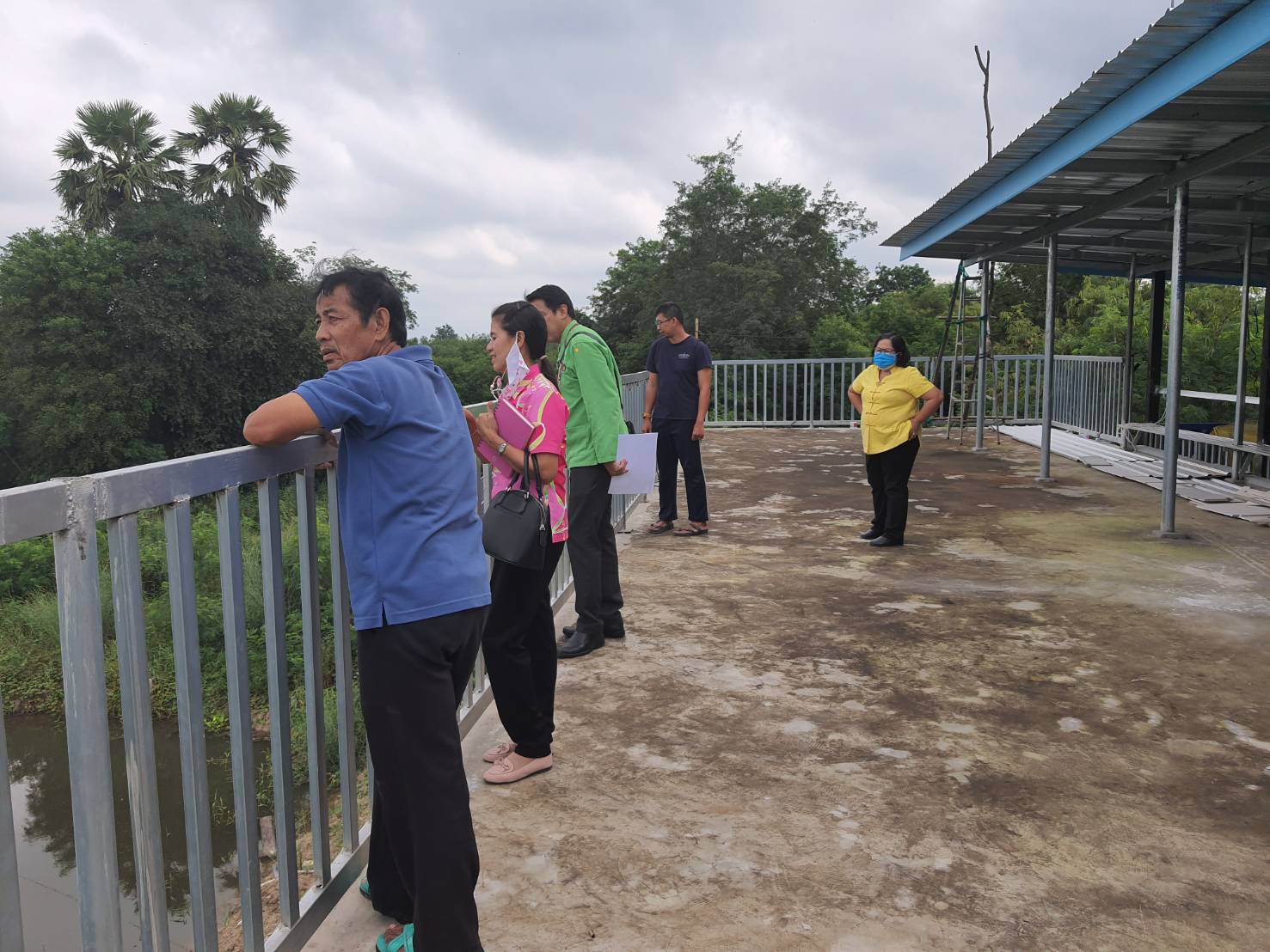 สพจ.ราชบุรี ติดตามสนับสนุนโครงการพัฒนาพื้นที่ต้นแบบการพัฒนาคุณภาพชีวิต ตามหลักทฤษฎีใหม่ ประยุกต์สู่ “โคก หนอง นา โมเดล”