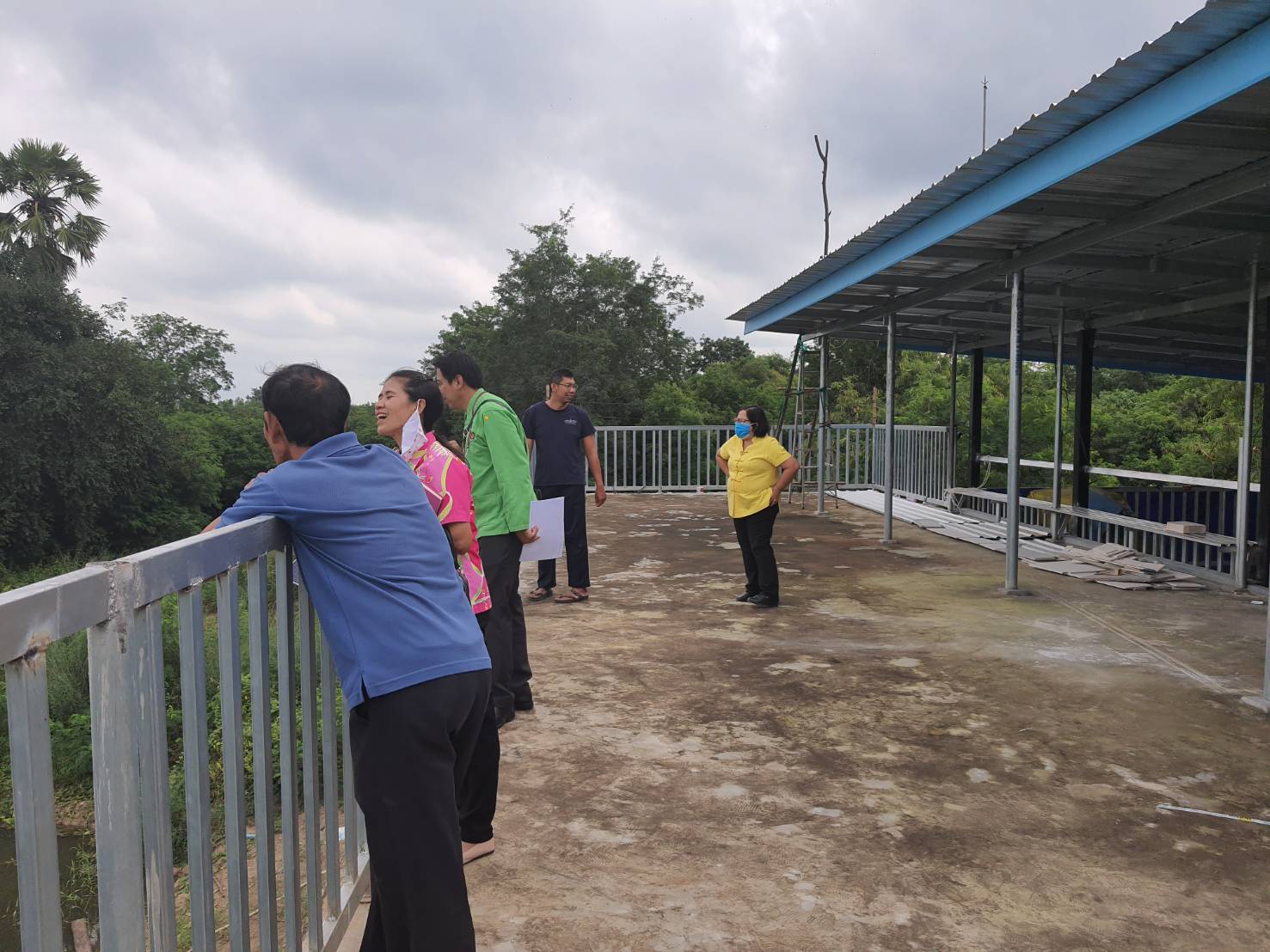 สพจ.ราชบุรี ติดตามสนับสนุนโครงการพัฒนาพื้นที่ต้นแบบการพัฒนาคุณภาพชีวิต ตามหลักทฤษฎีใหม่ ประยุกต์สู่ “โคก หนอง นา โมเดล”