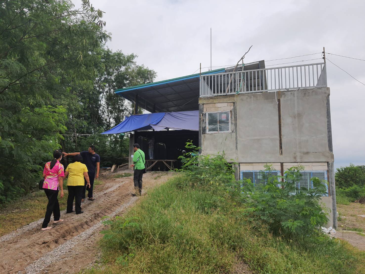 สพจ.ราชบุรี ติดตามสนับสนุนโครงการพัฒนาพื้นที่ต้นแบบการพัฒนาคุณภาพชีวิต ตามหลักทฤษฎีใหม่ ประยุกต์สู่ “โคก หนอง นา โมเดล”