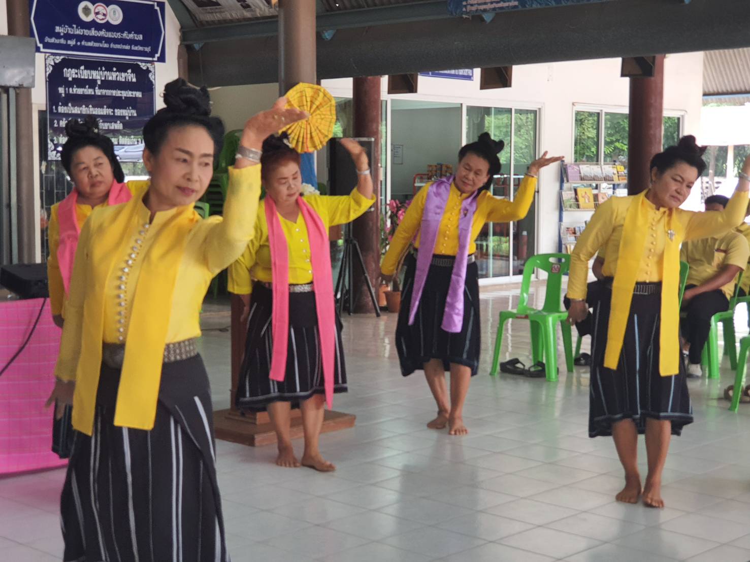 พช.ราชบุรี เปิดศูนย์จัดการกองทุนชุมชน