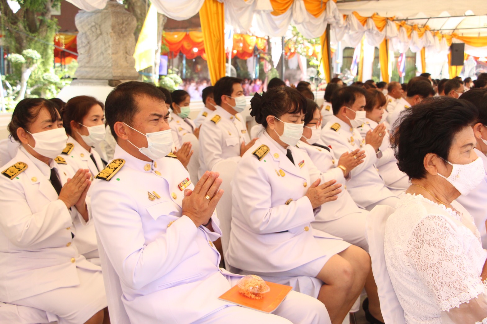 พช.ราชบุรี ร่วมพิธีถวายผ้าพระกฐินพระราชทานกรมการพัฒนาชุมชน ประจำปี พ.ศ. 2563