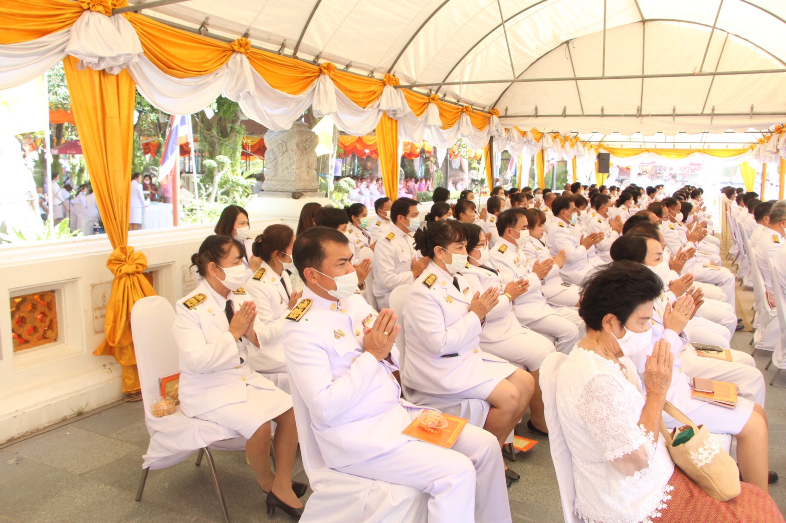 พช.ราชบุรี ร่วมพิธีถวายผ้าพระกฐินพระราชทานกรมการพัฒนาชุมชน ประจำปี พ.ศ. 2563