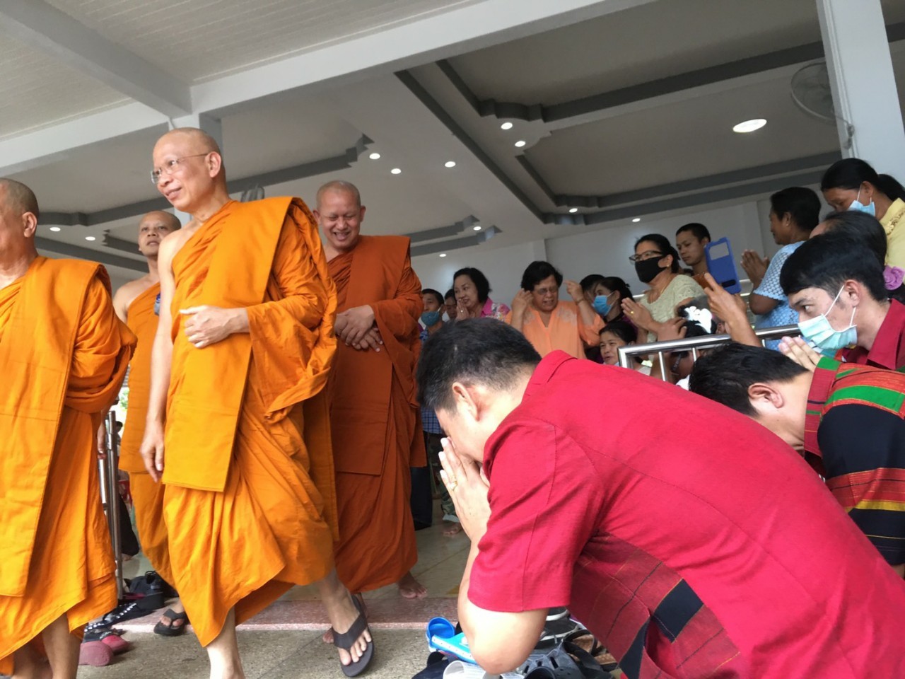 สพจ.ราชบุรี ร่วมถวายผ้าพระกฐิน