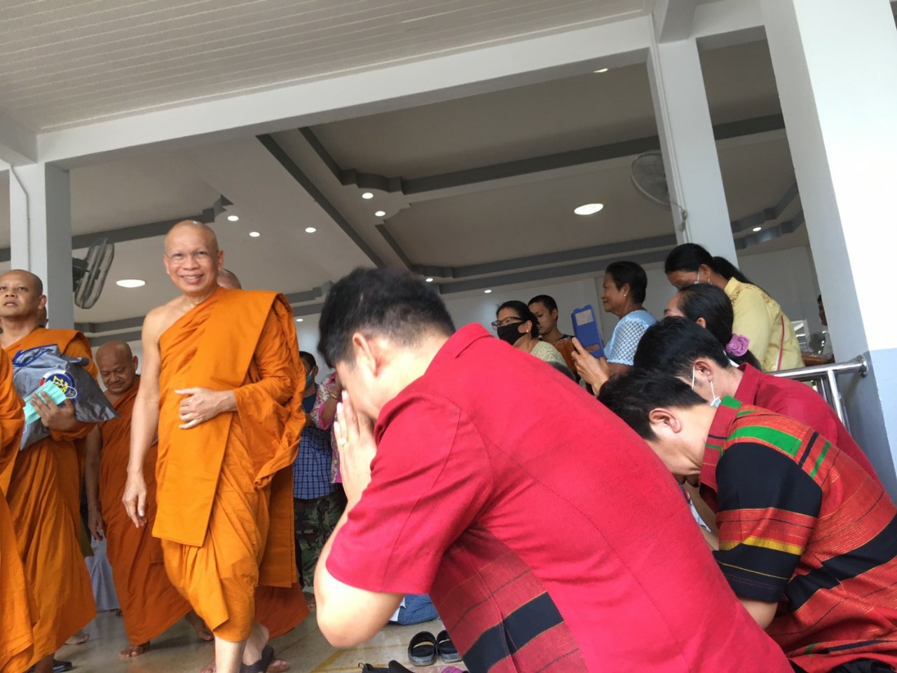 สพจ.ราชบุรี ร่วมถวายผ้าพระกฐิน