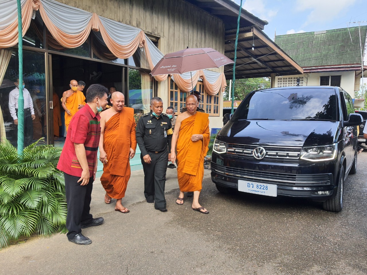 สพจ.ราชบุรี ร่วมถวายผ้าพระกฐิน