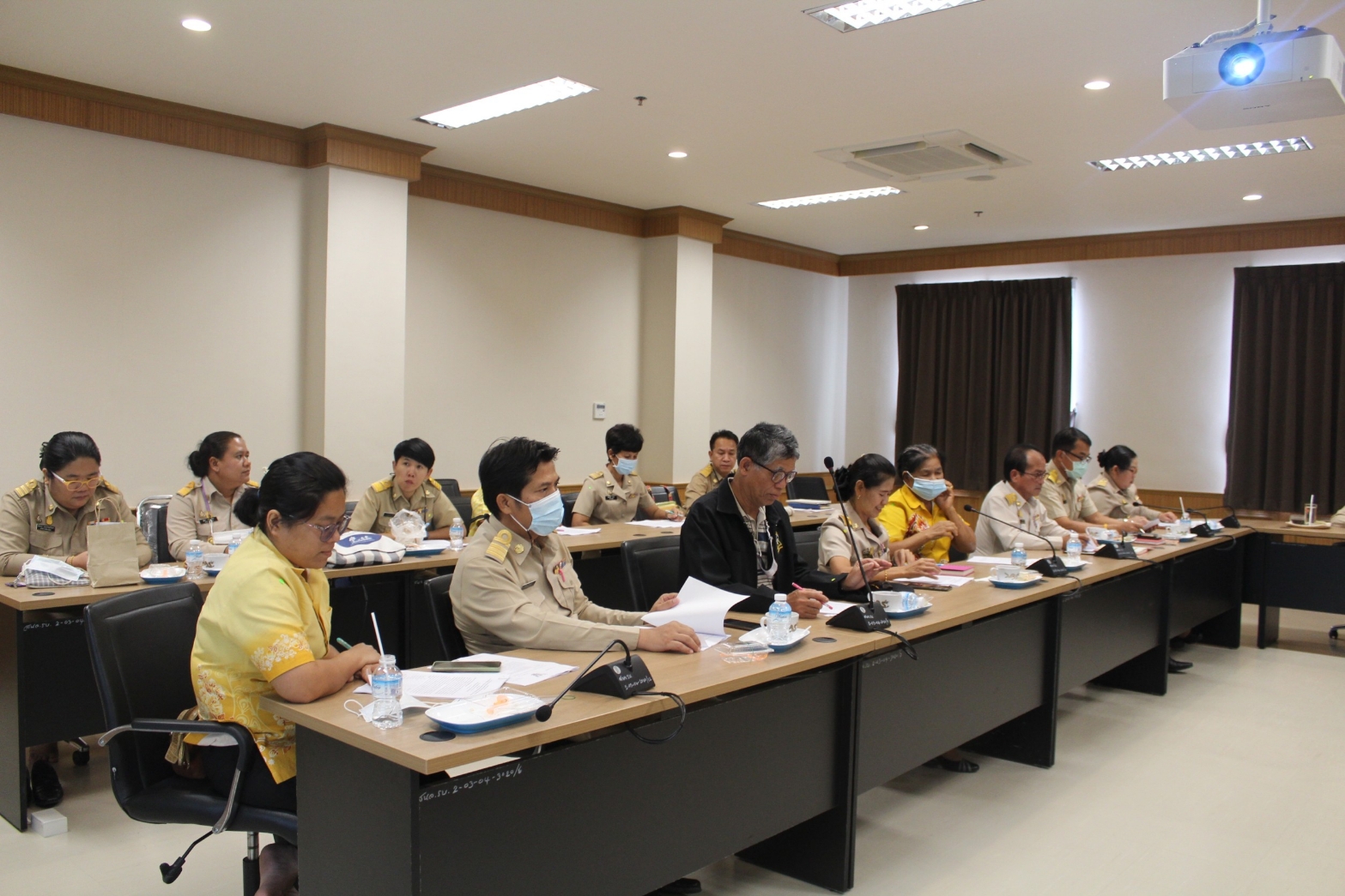 ? พช.ราชบุรี​ ประชุมเตรียมความพร้อม ผู้เกี่ยวข้องและคณะกรรมการสอบสัมภาษณ์ลูกจ้างเหมาบริการ ปฏิบัติภารกิจตามโครงการพัฒนาพื้นที่ต้นแบบการพัฒนาคุณภาพชีวิตตามหลักทฤษฎีใหม่ ประยุกต์สู่ “โคก หนอง นา โมเดล ” (งบเงินกู้เพื่อแก้ไขปัญหา เยี่ยวยา และฟื้นฟูเศรษฐกิจและสังคม ที่ได้รับผลกระทบจากการระบาดของโรคติดเชื้อไวรัสโคโรนา 2019 ระยะที่ 1)