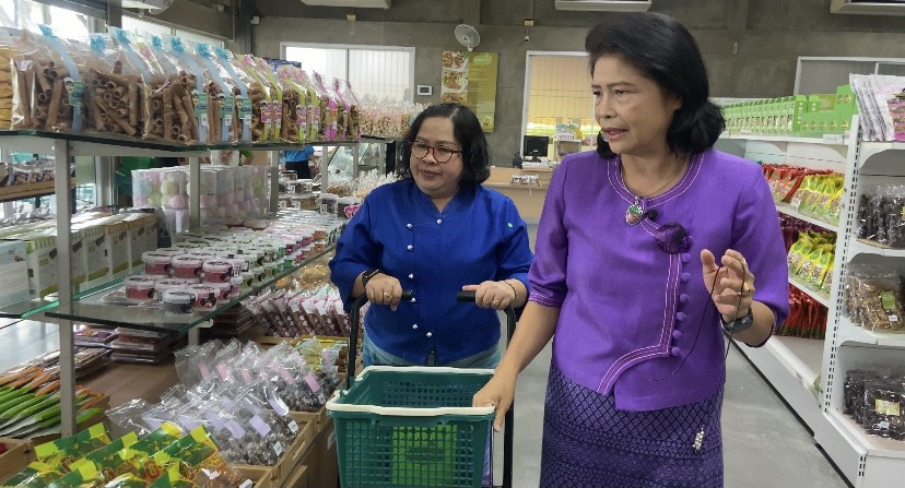 พจ.ราชบุรี​ พร้อมทีมงาน ลงพื้นที่เยี่ยมชมให้กำลังใจ บริษัท ราชบุรี โอทอป อินเตอร์เทรดเดอร์ จำกัด