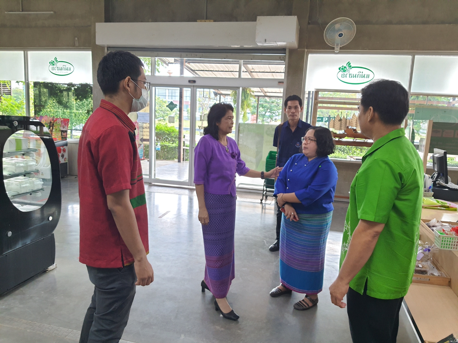 พจ.ราชบุรี​ พร้อมทีมงาน ลงพื้นที่เยี่ยมชมให้กำลังใจ บริษัท ราชบุรี โอทอป อินเตอร์เทรดเดอร์ จำกัด