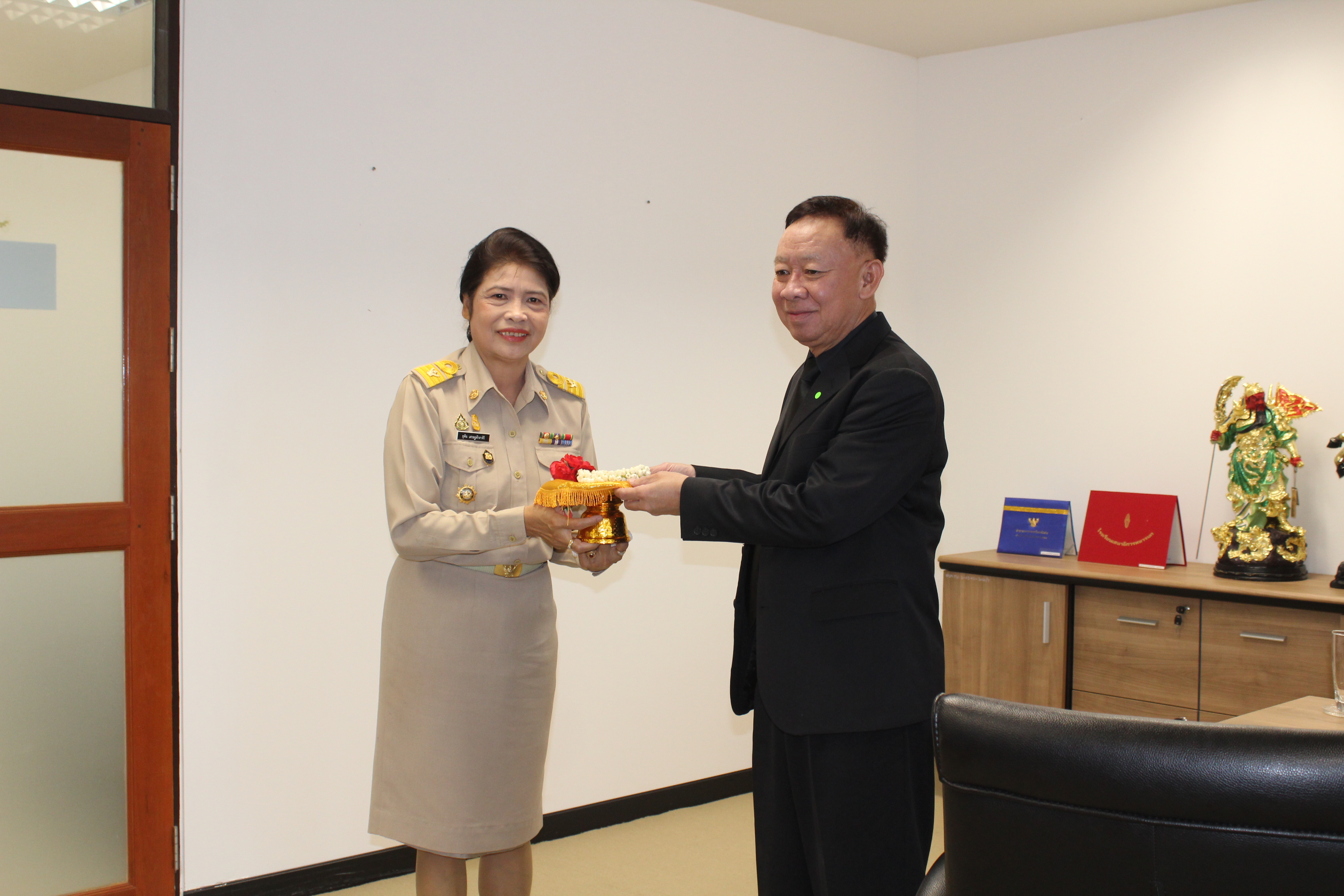 พจ.ราชบุรี รายงานตัวเข้ารับตำแหน่งพัฒนาการจังหวัดราชบุรีต่อผู้บริหารระดับจังหวัด