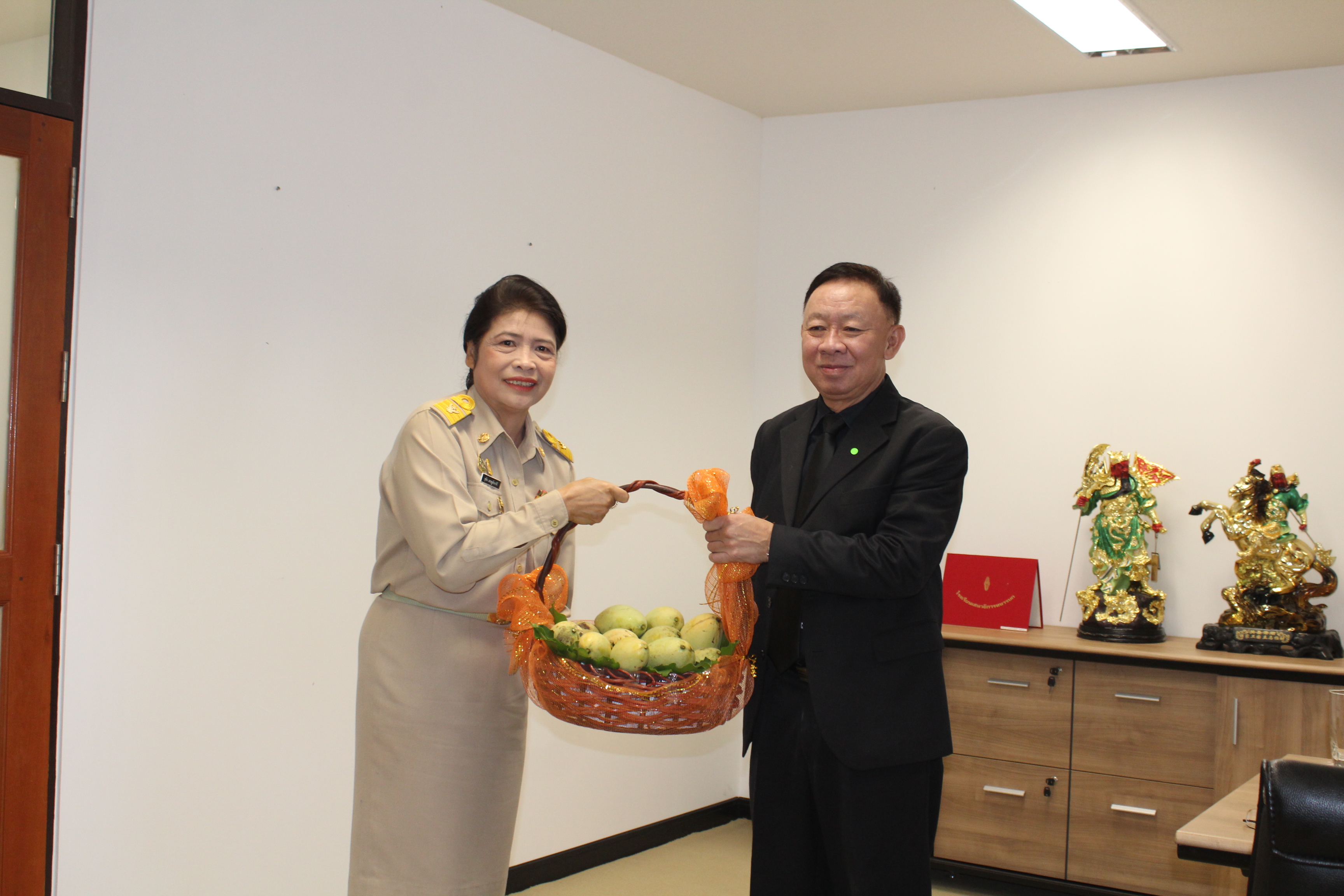 พจ.ราชบุรี รายงานตัวเข้ารับตำแหน่งพัฒนาการจังหวัดราชบุรีต่อผู้บริหารระดับจังหวัด