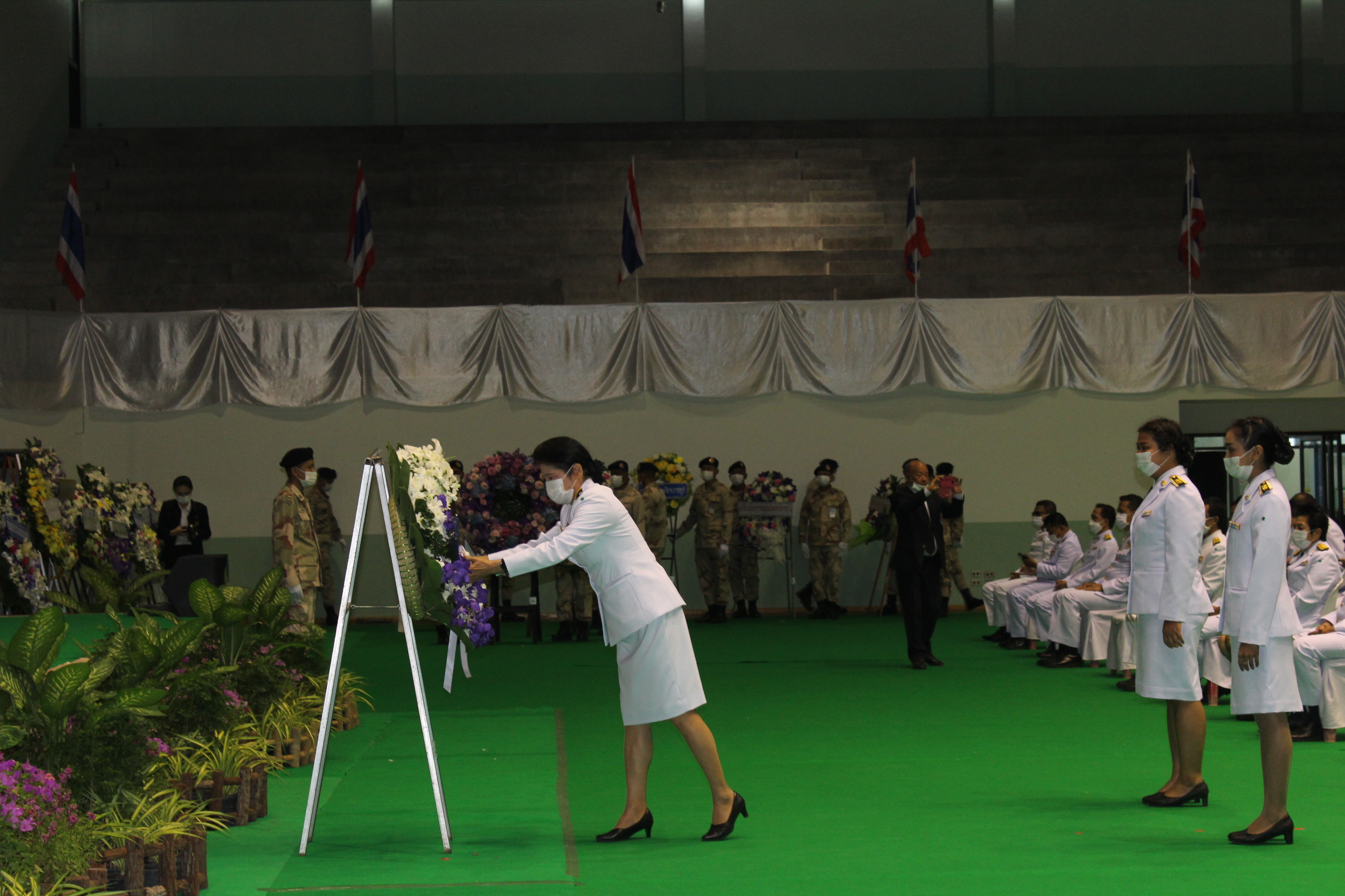 ? พช.ราชบุรี​ ร่วมถวายพวงมาลา เนื่องในวันสมเด็จพระมหาธีรราชเจ้า “วันคล้ายวันสวรรคตพระบาทสมเด็จพระมงกุฏเกล้าเจ้าอยู่หัว”