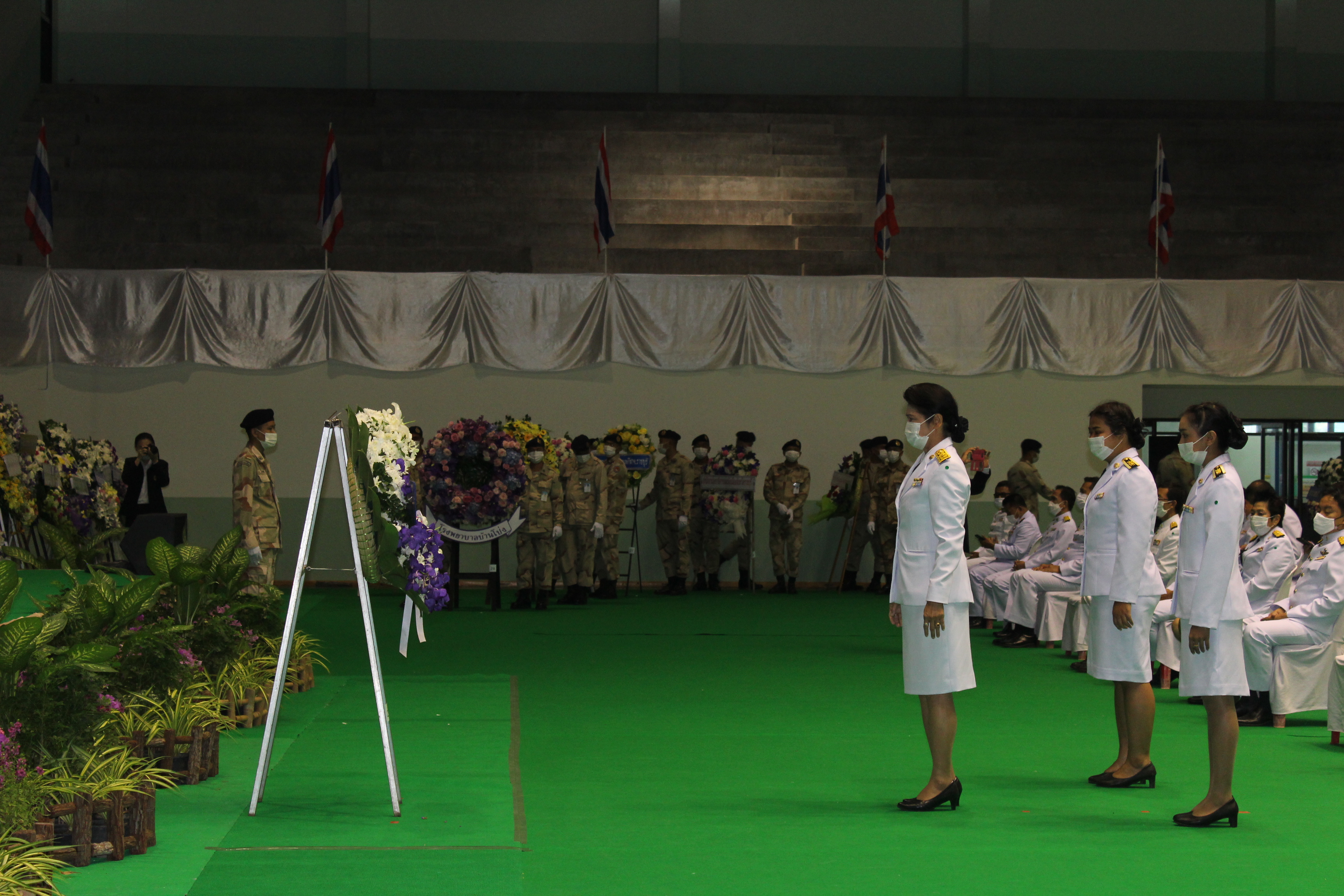 ? พช.ราชบุรี​ ร่วมถวายพวงมาลา เนื่องในวันสมเด็จพระมหาธีรราชเจ้า “วันคล้ายวันสวรรคตพระบาทสมเด็จพระมงกุฏเกล้าเจ้าอยู่หัว”