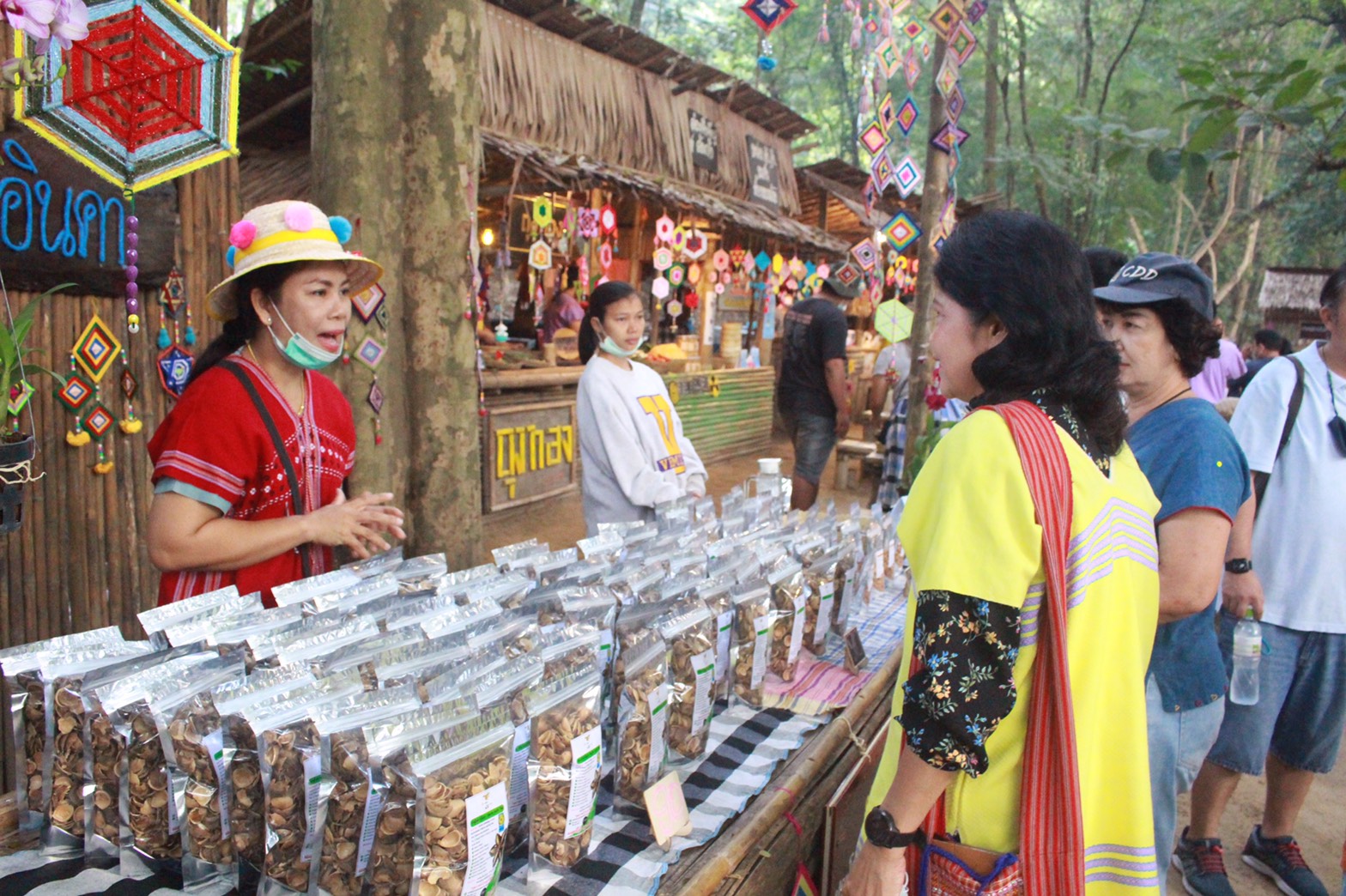 พจ.ราชบุรี เยี่ยมชมชุมชนท่องเที่ยว OTOP นวัตวิถี