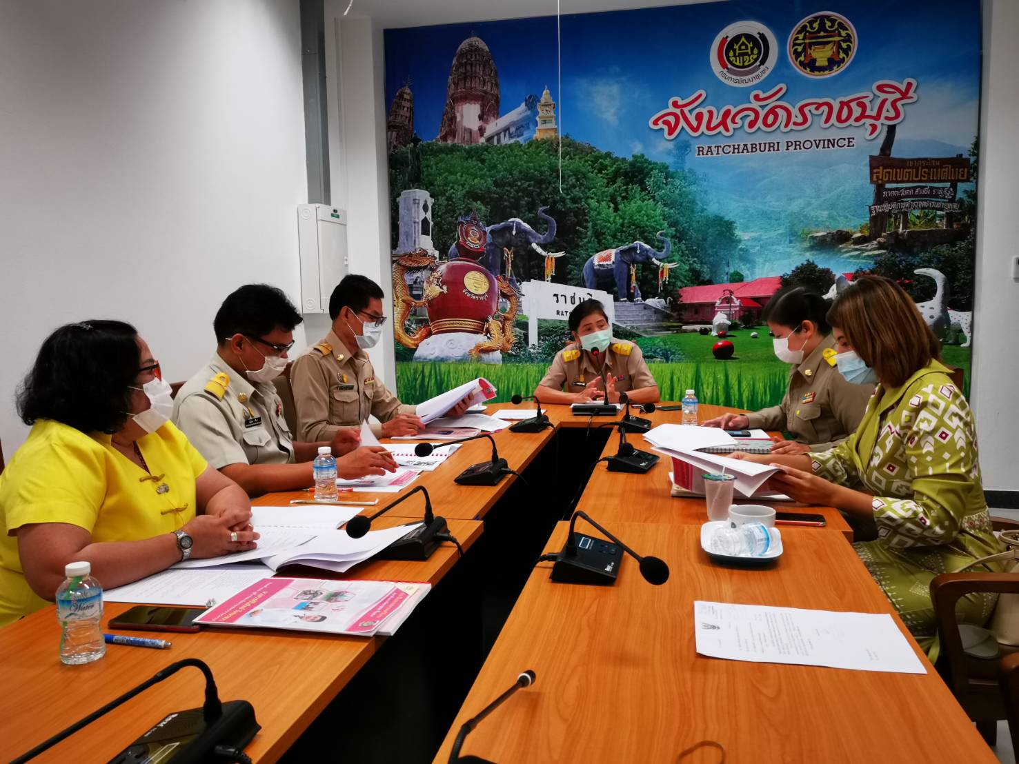 ? พช.ราชบุรี จัดประชุมคัดเลือกสตรีดีเด่นด้านการพัฒนาชุมชน ประจำปี 2564