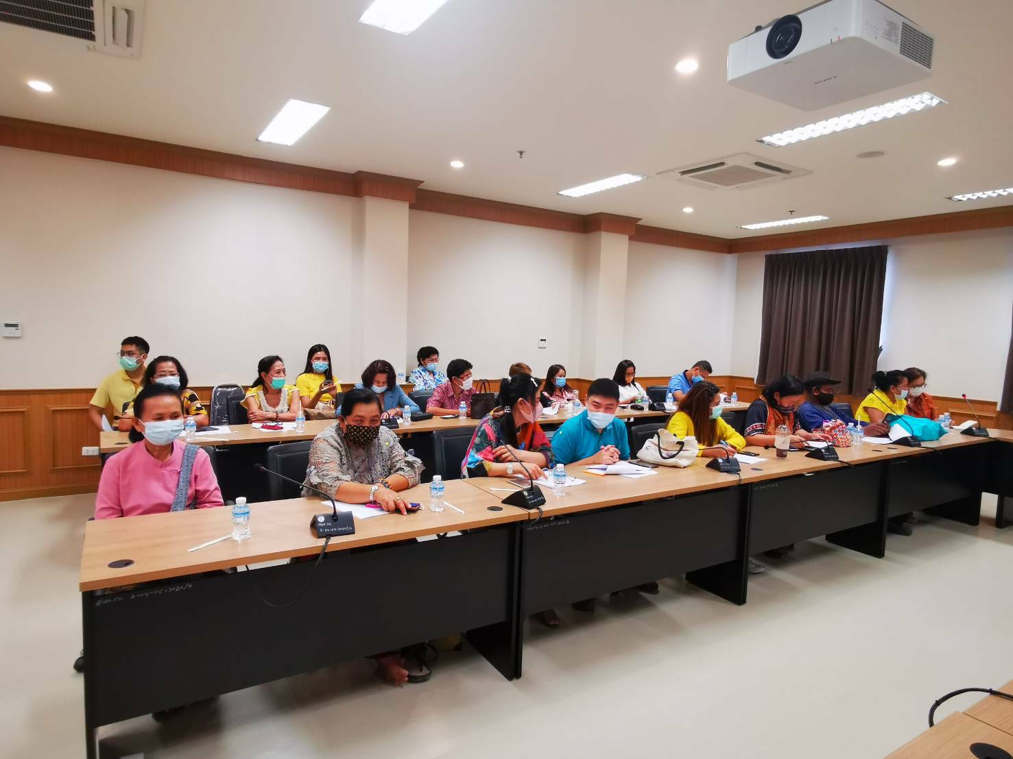 ? พช.ราชบุรี ดำเนินการประชุมชี้แจง ผู้ผลิตผู้ประกอบการ OTOP ที่เข้าร่วมแสดงและจำหน่ายสินค้าในงาน OTOP City 2020