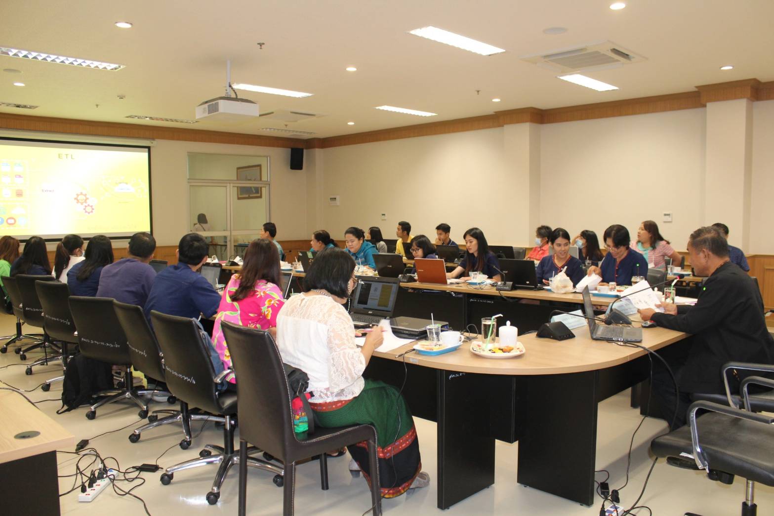 ? พช.ราชบุรี จัดโครงการประชุมเชิงปฏิบัติการการวิเคราะห์ข้อมูลและการนำเสนอข้อมูลสารสนเทศชุมชน