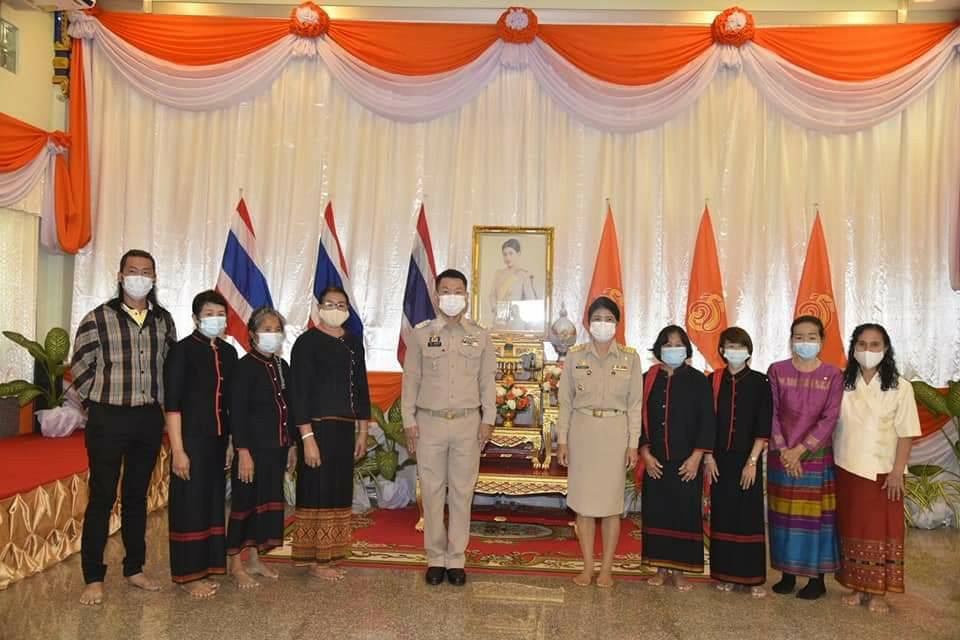 ? จังหวัดราชบุรี ประกอบพิธีลงนามถวายพระพรชัยมงคลสมเด็จพระเจ้าลูกเธอ เจ้าฟ้าสิริวัณณวรี นารีรัตนราชกัญญา เนื่องในโอกาสวันคล้ายวันประสูติ 8 มกราคม 2564 และพิธีมอบแบบลายผ้ามัดหมี่ ชื่อลาย “ผ้ามัดหมี่ลายขอเจ้าฟ้าสิริวัณณวรีฯ” แก่ผู้แทนกลุ่มทอผ้า และผู้ผลิตผู้ประกอบการ OTOP จังหวัดราชบุรี