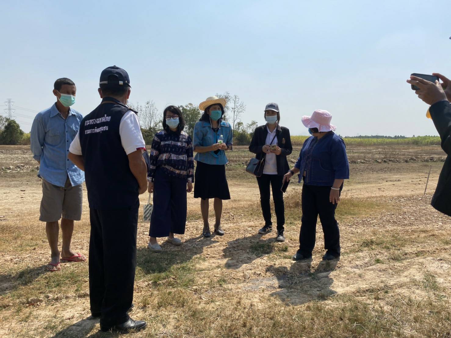 ? พช.ราชบุรี ร่วมกับคณะเจ้าหน้าที่สำนักงาน ป.ป.ช. ประจำจังหวัดราชบุรีและภาค ลงพื้นที่ตรวจเยี่ยมติดตาม ให้ข้อแนะนำการดำเนินโครงการพัฒนาพื้นที่ต้นแบบการพัฒนาคุณภาพชีวิตตามหลักทฤษฎีใหม่ ประยุกต์สู่ “โคก หนอง นา โมเดล” ให้ถูกต้อง โปร่งใส ตรวจสอบได้