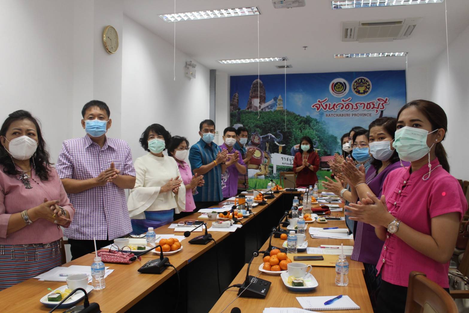 ? พจ.ราชบุรี พร้อมทีมงาน ร่วมรับฟังการประชุมกรมการพัฒนาชุมชน ครั้งที่ 1/2564 ผ่านระบบวีดิทัศน์ทางไกล (Video Conference) และระบบ TV พช.