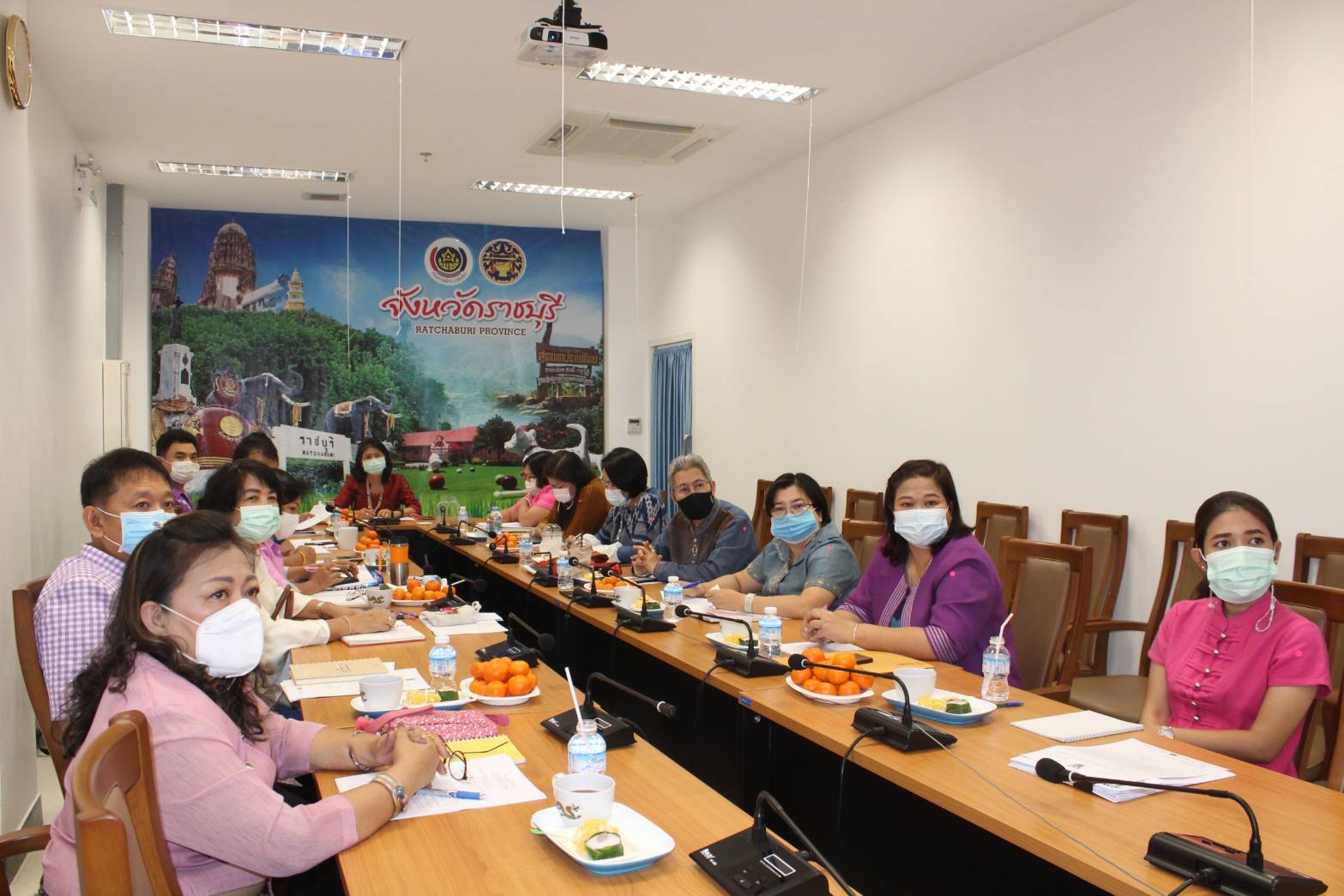 ? พจ.ราชบุรี พร้อมทีมงาน ร่วมรับฟังการประชุมกรมการพัฒนาชุมชน ครั้งที่ 1/2564 ผ่านระบบวีดิทัศน์ทางไกล (Video Conference) และระบบ TV พช.