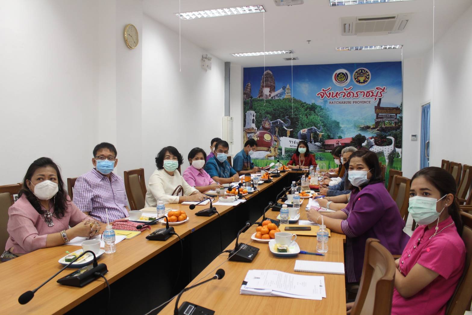 ? พจ.ราชบุรี พร้อมทีมงาน ร่วมรับฟังการประชุมกรมการพัฒนาชุมชน ครั้งที่ 1/2564 ผ่านระบบวีดิทัศน์ทางไกล (Video Conference) และระบบ TV พช.