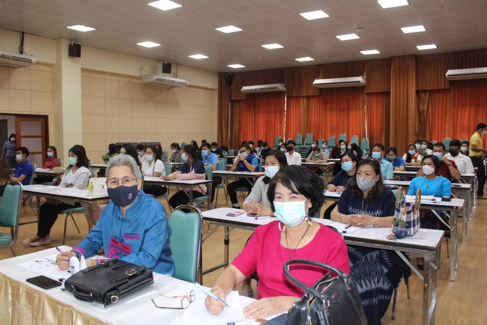 ? พช.ราชบุรี ร่วมปฐมนิเทศผู้จ้างงานโครงการยกระดับเศรษฐกิจ สังคม รายตำบลแบบบูรณาการ (1 ตำบล  1 มหาวิทยาลัย) หรือมหาวิทยาลัยสู่ตำบล