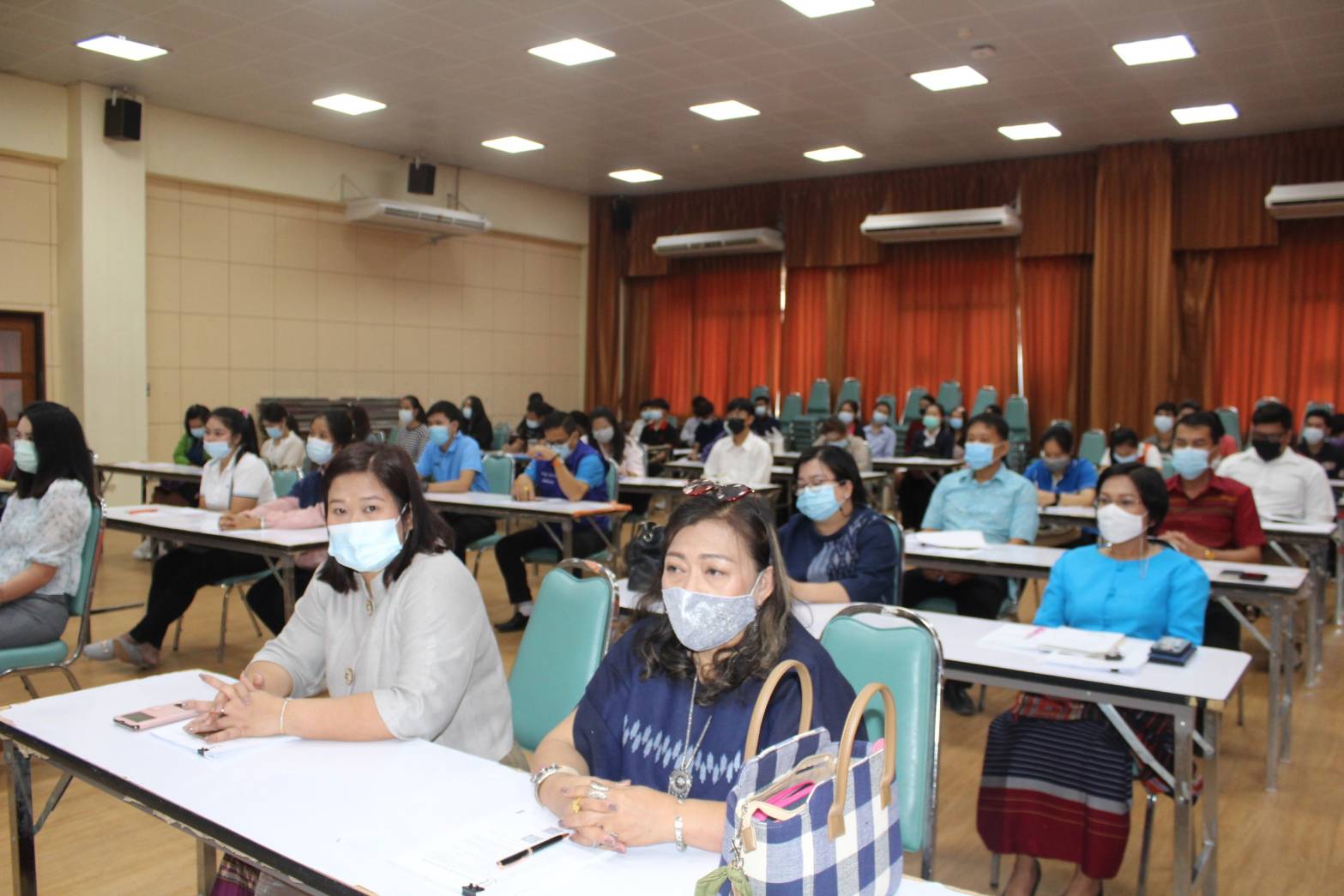 ? พช.ราชบุรี ร่วมปฐมนิเทศผู้จ้างงานโครงการยกระดับเศรษฐกิจ สังคม รายตำบลแบบบูรณาการ (1 ตำบล  1 มหาวิทยาลัย) หรือมหาวิทยาลัยสู่ตำบล