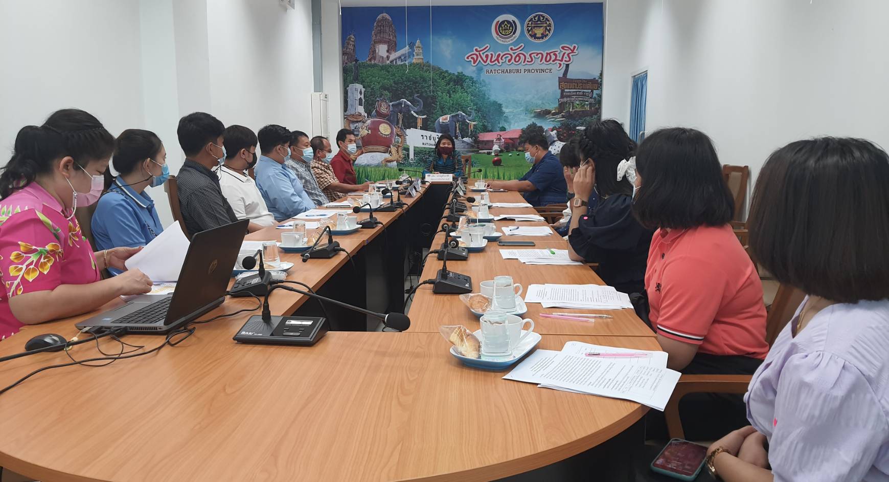 พช.ราชบุรี ปฐมนิเทศผู้ถูกจ้างงานโครงการยกระดับเศรษฐกิจ สังคม รายตำบลแบบบูรณาการ (1 ตำบล  1 มหาวิทยาลัย) หรือมหาวิทยาลัยสู่ตำบล