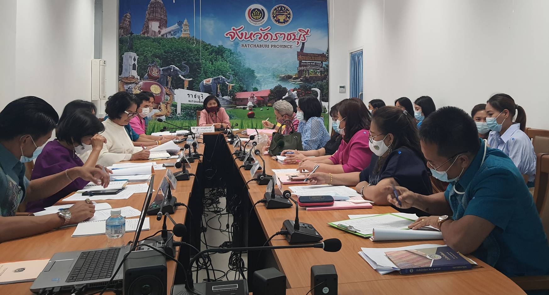 พช.ราชบุรี จัดประชุมประจำเดือนสำนักงานพัฒนาชุมชนจังหวัดราชบุรี