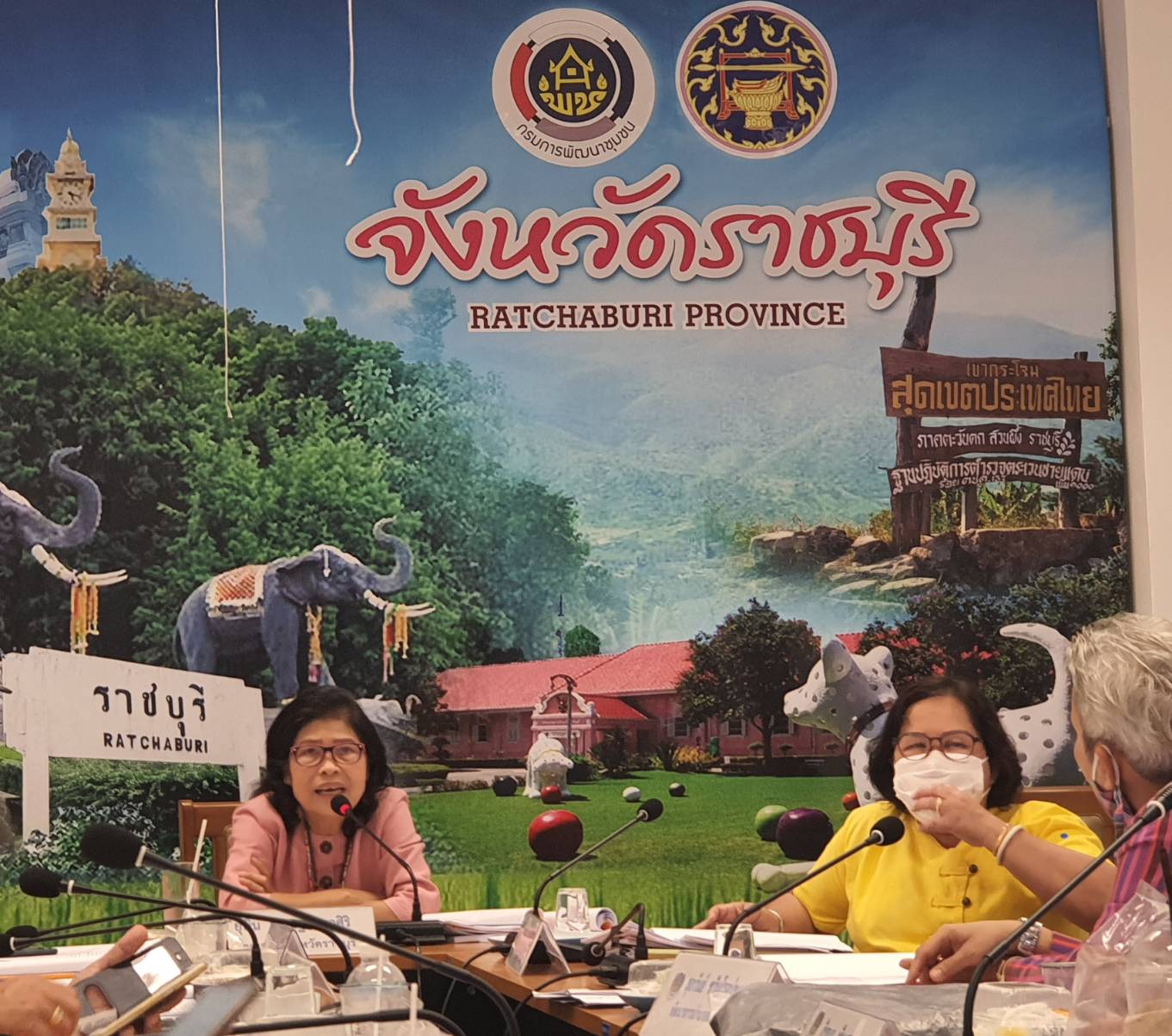 พช.ราชบุรี จัดประชุมประจำเดือนสำนักงานพัฒนาชุมชนจังหวัดราชบุรี