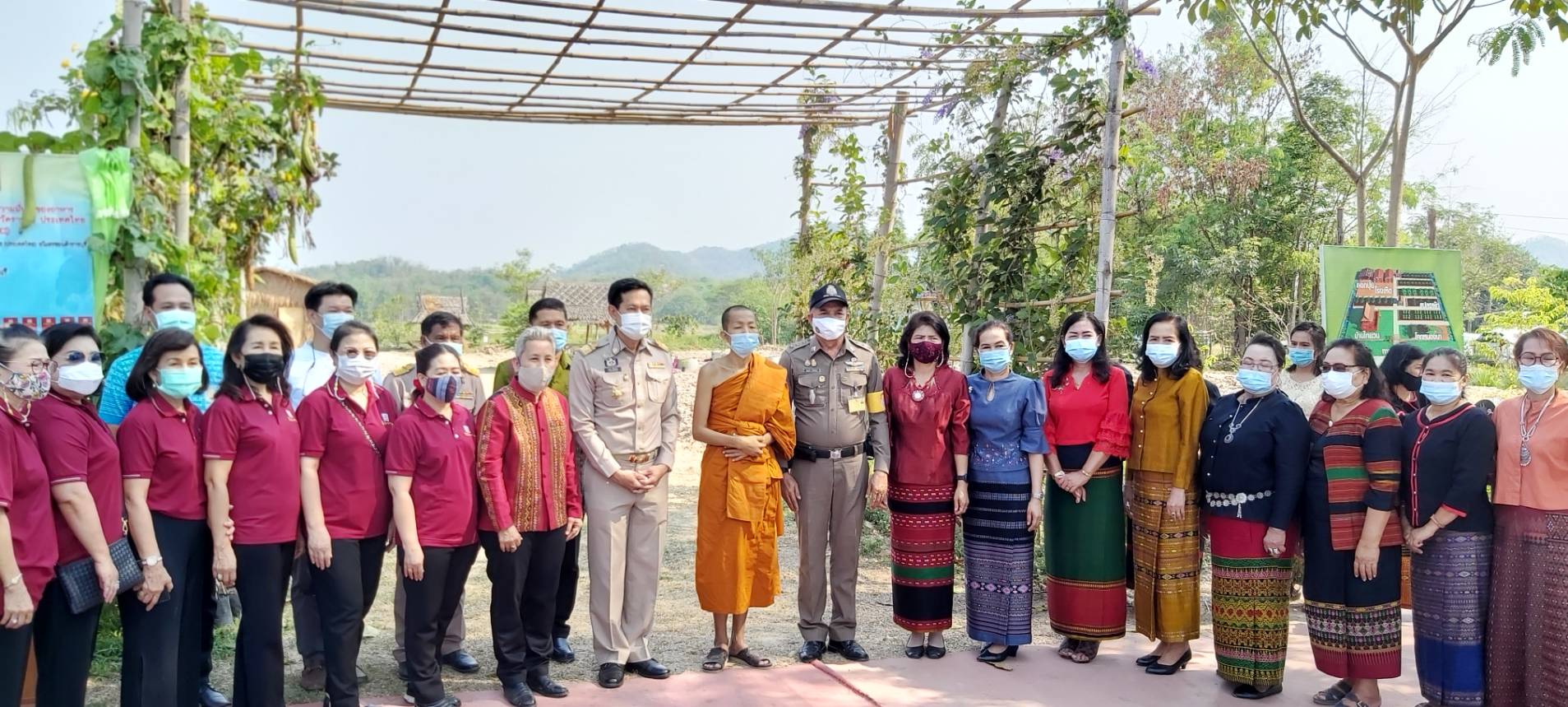 องค์กรสตรีราชบุรี ร่วมจัดกิจกรรม “เอามื้อสามัคคี  สร้างความมั่นคงทางอาหาร” เนื่องในวันสตรีสากล