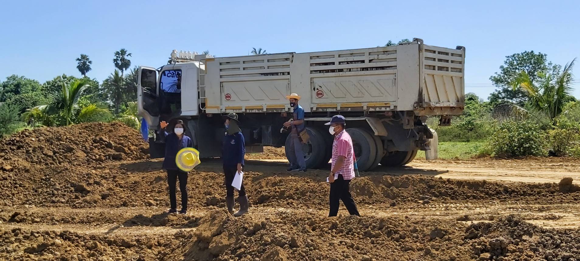 ? พช.ราชบุรี ติดตามความก้าวหน้าโครงการพัฒนาหมู่บ้านเศรษฐกิจพอเพียง ประจำปีงบประมาณ 2564 กิจกรรมการพัฒนาศูนย์เรียนรู้ทฤษฎีใหม่รูปแบบ “โคก หนอง นา โมเดล”