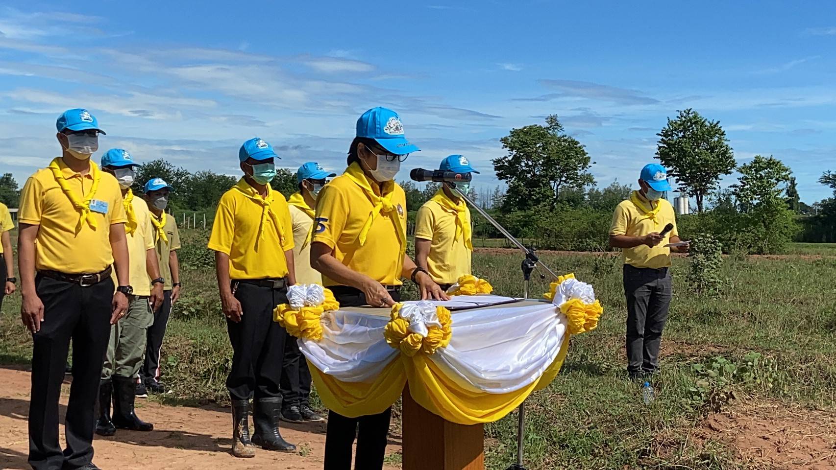 ? จังหวัดราชบุรี จัดกิจกรรม Kick off  “จิตอาสาพัฒนาชุมชนเอามื้อสามัคคี” เฉลิมพระเกียรติเนื่องในโอกาสมหามงคลเฉลิมพระชนมพรรษา พระบาทสมเด็จพระปรเมนทรรามาธิบดีศรีสินทรมหาวชิราลงกรณ พระวชิรเกล้าเจ้าอยู่หัว