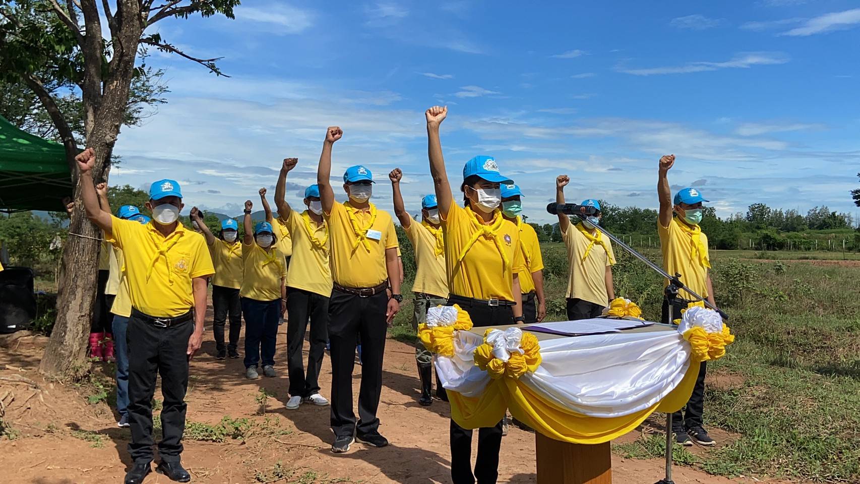 ? จังหวัดราชบุรี จัดกิจกรรม Kick off  “จิตอาสาพัฒนาชุมชนเอามื้อสามัคคี” เฉลิมพระเกียรติเนื่องในโอกาสมหามงคลเฉลิมพระชนมพรรษา พระบาทสมเด็จพระปรเมนทรรามาธิบดีศรีสินทรมหาวชิราลงกรณ พระวชิรเกล้าเจ้าอยู่หัว