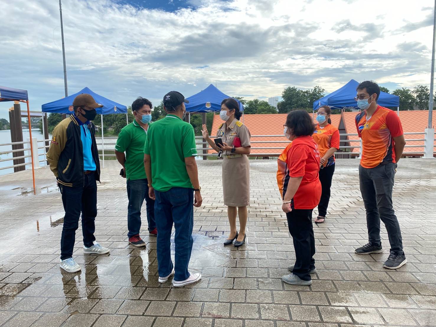 ? พช.ราชบุรี ร่วมจัดสถานที่จำหน่ายสินค้าเกษตรสำหรับผู้ได้รับผลกระทบจากการปิดตลาดสินค้าเกษตรจังหวัดราชบุรี