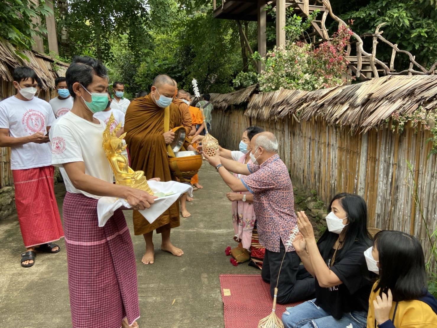 ?รองอธิบดีกรมการพัฒนาชุมชน ลงเยี่ยมให้กำลังใจ หมู่บ้านชุมชนท่องเที่ยว otop นวัตวิถี อำเภอสวนผึ้ง (แม่กำปอง 2) ? ?