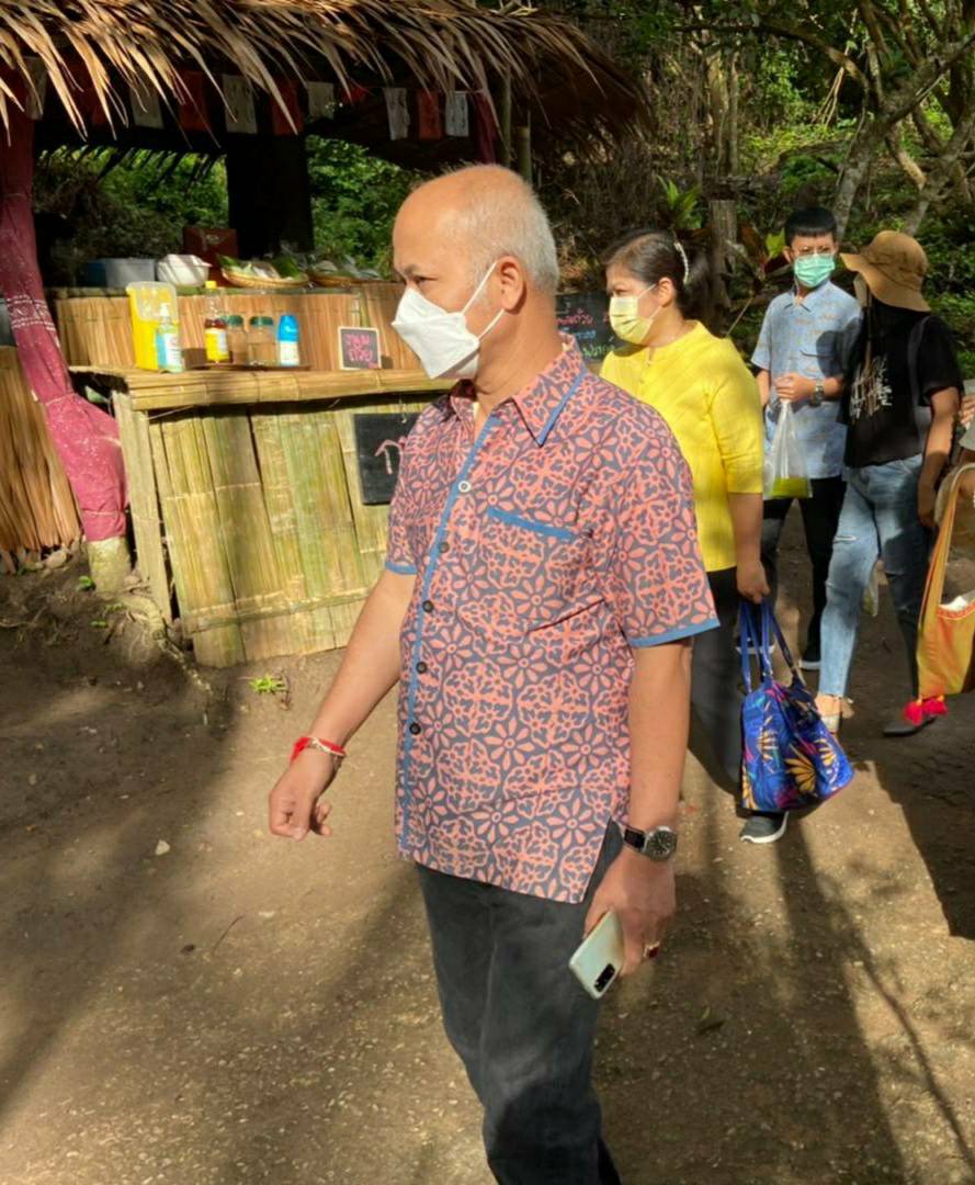 ?รองอธิบดีกรมการพัฒนาชุมชน ลงเยี่ยมให้กำลังใจ หมู่บ้านชุมชนท่องเที่ยว otop นวัตวิถี อำเภอสวนผึ้ง (แม่กำปอง 2) ? ?