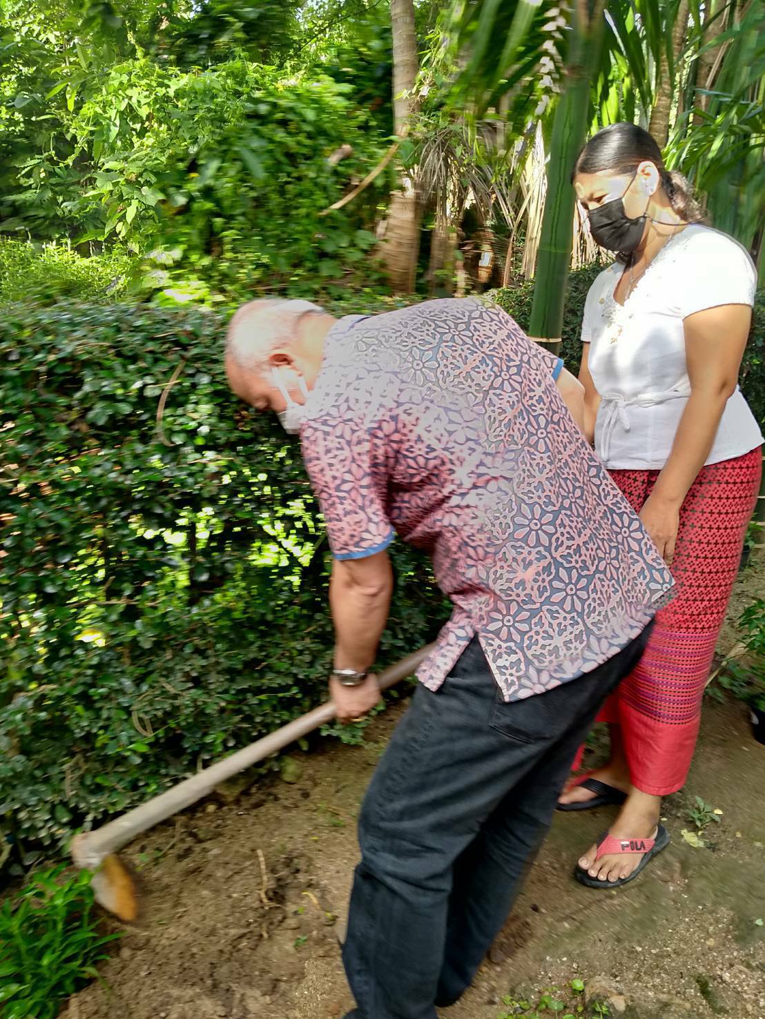 ?รองอธิบดีกรมการพัฒนาชุมชน ลงเยี่ยมให้กำลังใจ หมู่บ้านชุมชนท่องเที่ยว otop นวัตวิถี อำเภอสวนผึ้ง (แม่กำปอง 2) ? ?