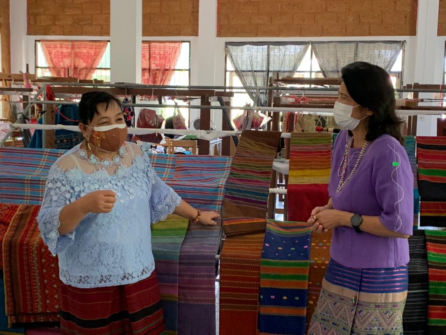 ?พช.ราชบุรี ลงพื้นที่ตรวจติดตามงานและเตรียมความพร้อมการขับเคลื่อนงานประจำปี 2565 แก่สำนักงานพัฒนาชุมชนอำเภอจอมบึง?