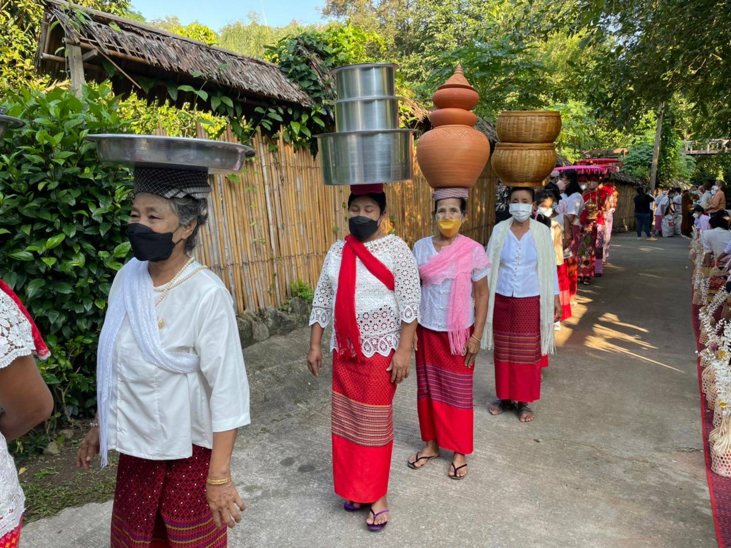 ?รองอธิบดีกรมการพัฒนาชุมชน ลงเยี่ยมให้กำลังใจ หมู่บ้านชุมชนท่องเที่ยว otop นวัตวิถี อำเภอสวนผึ้ง (แม่กำปอง 2) ? ?