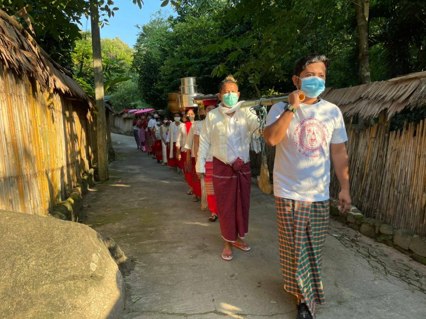 ?รองอธิบดีกรมการพัฒนาชุมชน ลงเยี่ยมให้กำลังใจ หมู่บ้านชุมชนท่องเที่ยว otop นวัตวิถี อำเภอสวนผึ้ง (แม่กำปอง 2) ? ?