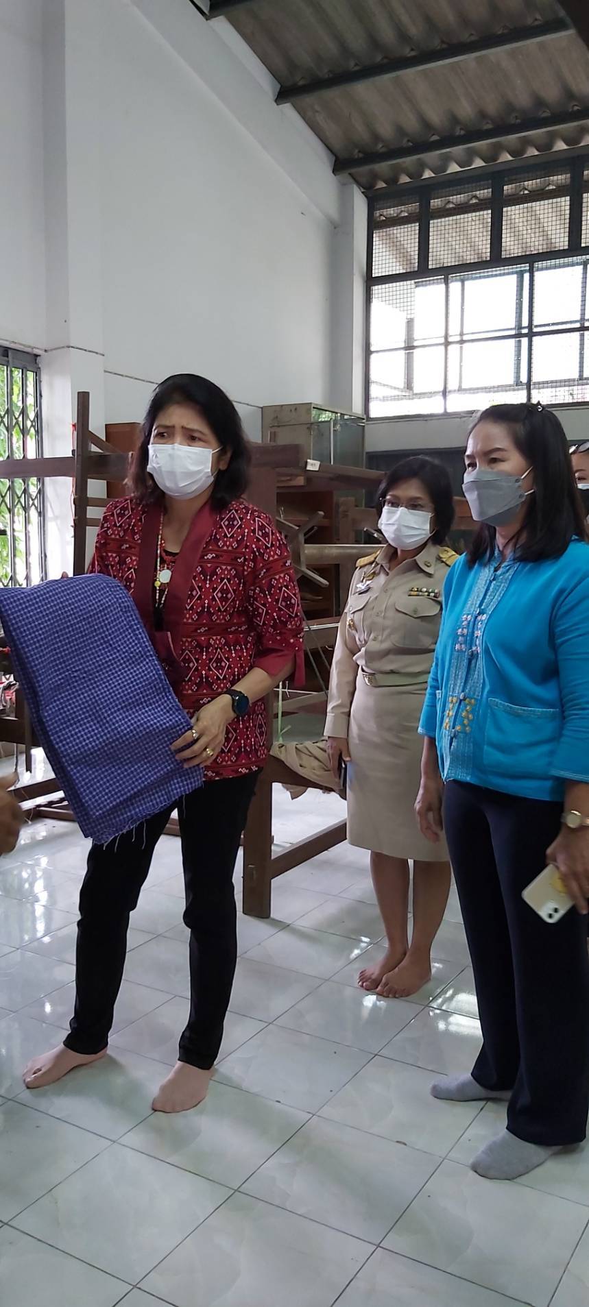 ? พช.ราชบุรี ลงพื้นที่ตรวจติดตามงานและเตรียมความพร้อมการขับเคลื่อนงานประจำปี 2565 แก่สำนักงานพัฒนาชุมชนอำเภอ