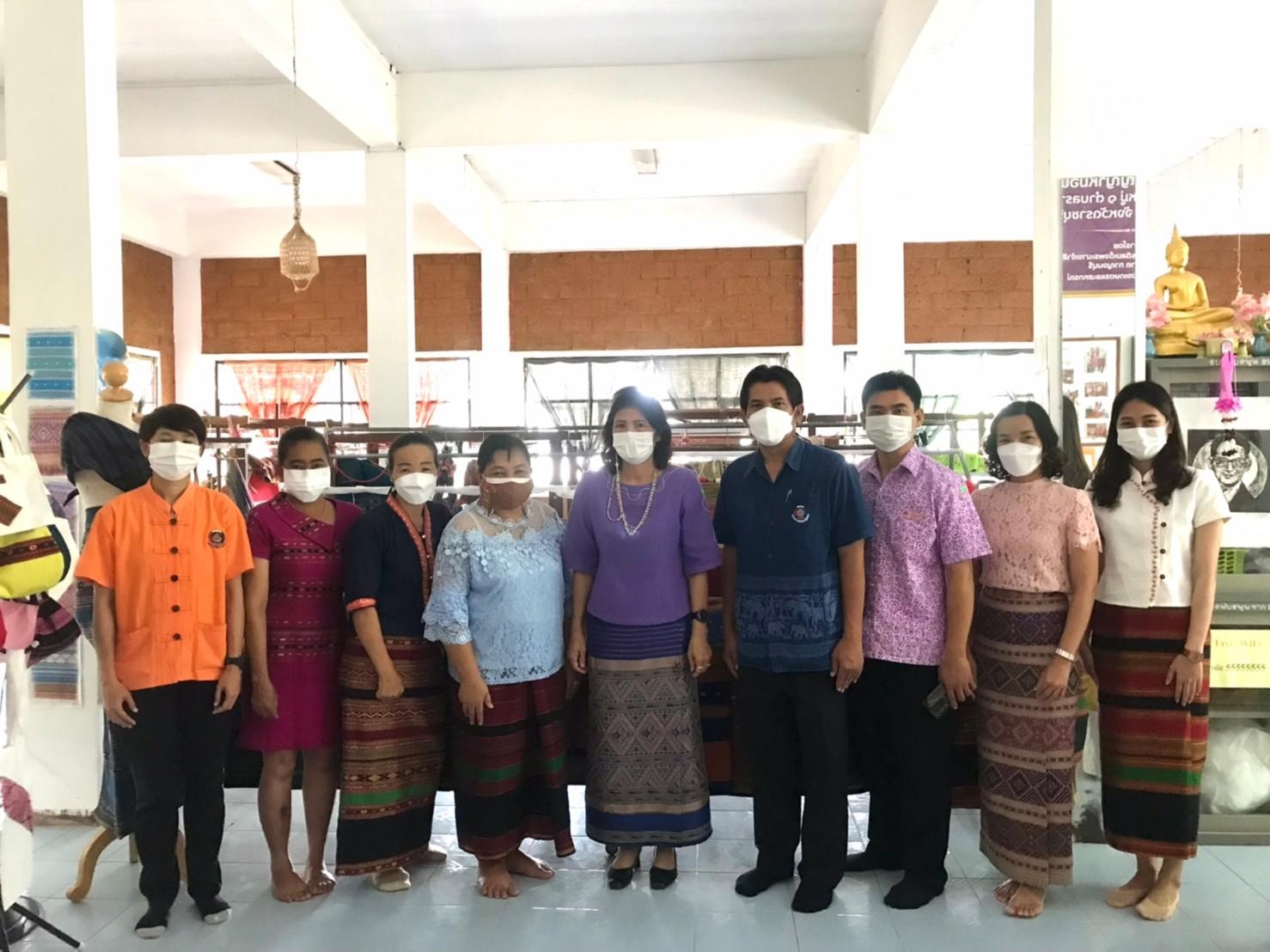 ?พช.ราชบุรี ลงพื้นที่ตรวจติดตามงานและเตรียมความพร้อมการขับเคลื่อนงานประจำปี 2565 แก่สำนักงานพัฒนาชุมชนอำเภอจอมบึง?