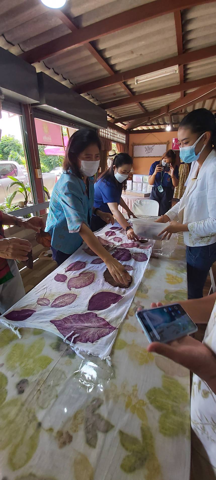 ?พช.ราชบุรี ลงพื้นที่ตรวจติดตามงานและเตรียมความพร้อมการขับเคลื่อนงานประจำปี 2565 แก่สำนักงานพัฒนาชุมชนอำเภอโพธาราม?